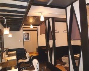 奥には広めのお座敷も設えました。